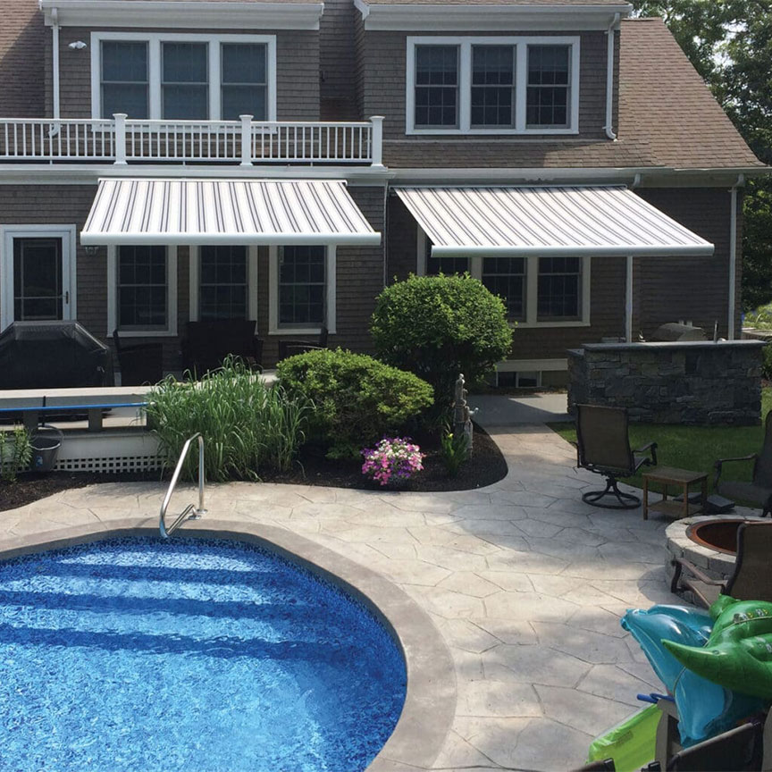 SummerSpaces retractable awning