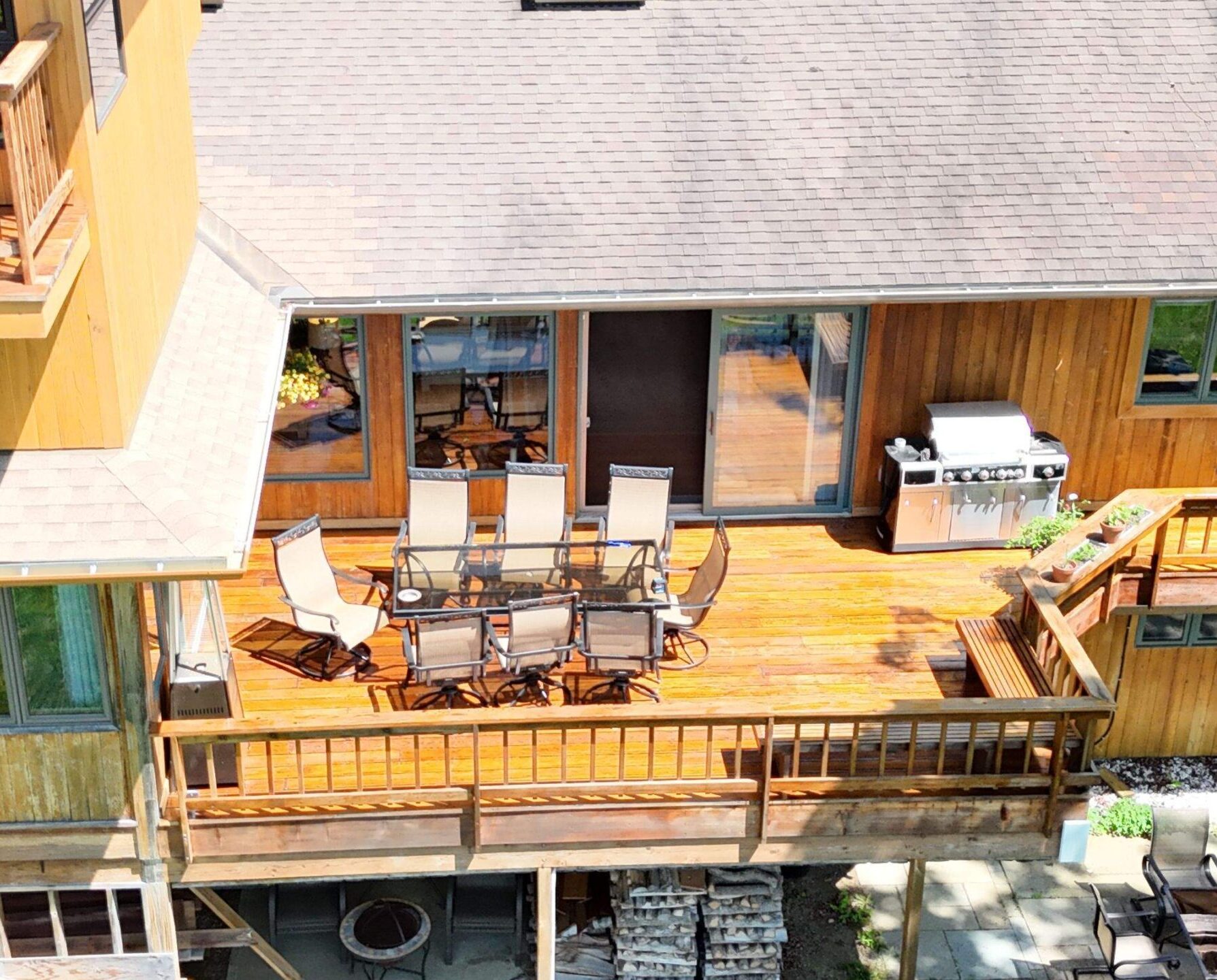 wood grain pergola